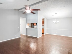 130 Warm Springs Cir in Roswell, GA - Building Photo - Building Photo