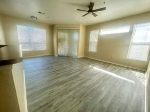 5807 Legacy Crescent Pl in Riverview, FL - Building Photo - Building Photo