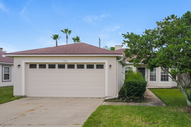 property at 732 Lake Geneva Dr