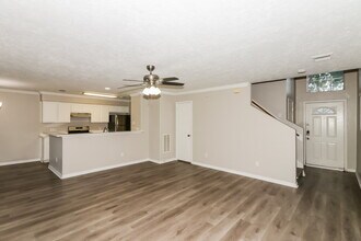 8530 Wild Basin Dr in Houston, TX - Building Photo - Building Photo