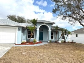 549 SW Prater Ave in Port St. Lucie, FL - Building Photo