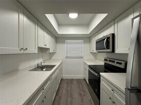 3616 NE 11th Ave in Oakland Park, FL - Building Photo