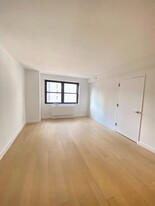 222 E 39th St, Unit 6D in New York, NY - Building Photo