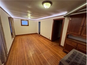 512 Montana Ave in South Milwaukee, WI - Building Photo - Building Photo