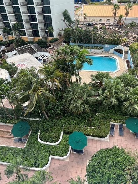 1717 N Bayshore Dr, Unit A-1856 in Miami, FL - Foto de edificio - Building Photo