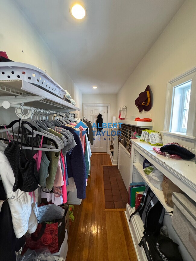 44 Greycliff Rd, Unit 1
