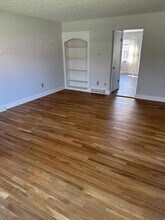 4865 Dierker Rd in Upper Arlington, OH - Foto de edificio - Building Photo