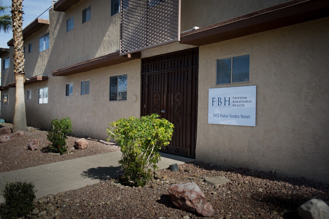 3852 Palos Verdes St in Las Vegas, NV - Building Photo