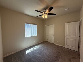 4786 E Old W Rd in Kingman, AZ - Building Photo - Building Photo