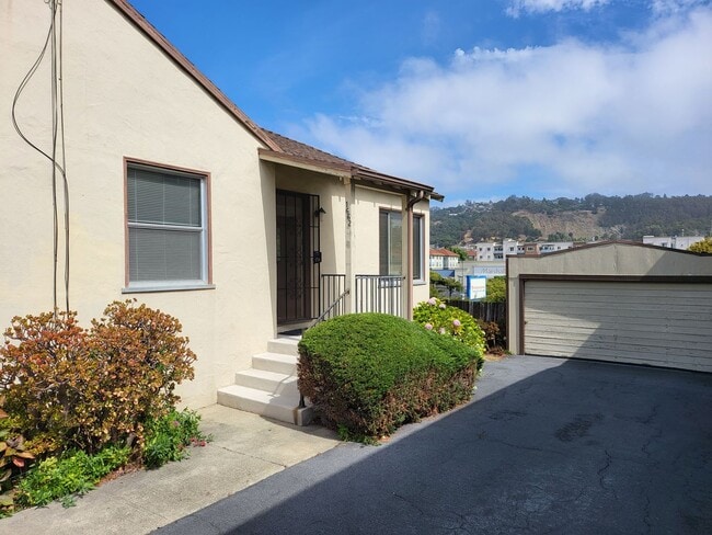 property at 1662 San Benito St