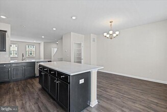 9 Venice Ln in Mount Laurel, NJ - Building Photo - Building Photo
