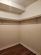 10S511 Echo Ln, Unit 2 in Willowbrook, IL - Foto de edificio - Building Photo