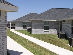 604 Logan Dr in Edinburg, TX - Building Photo - Building Photo