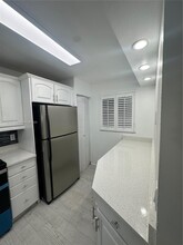 901 NE 209th Terrace in Miami, FL - Foto de edificio - Building Photo
