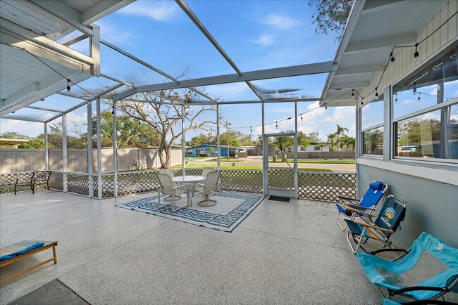 2857 Novus St in Sarasota, FL - Building Photo - Building Photo