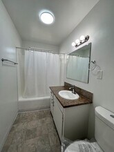 10643 Crenshaw Blvd, Unit 2 in Inglewood, CA - Building Photo - Building Photo
