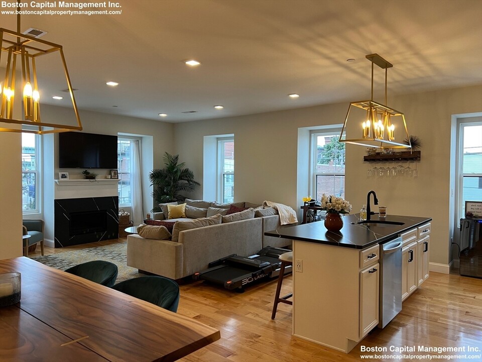 14 Williams St in Chelsea, MA - Building Photo