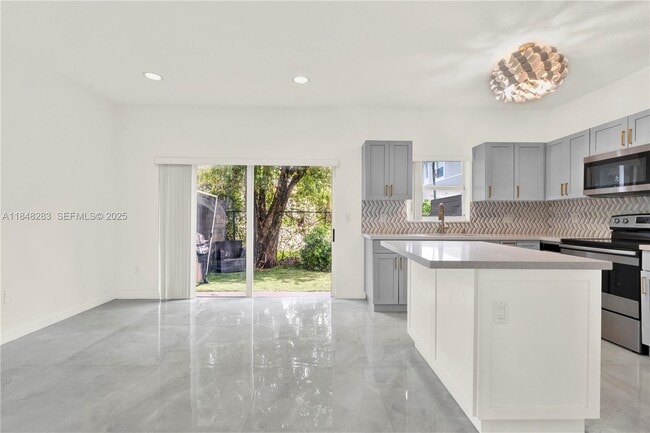 property at 1637 SE 30th St