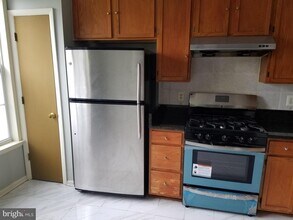 21227 Delevan Way in Germantown, MD - Building Photo - Building Photo