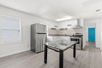 1050 19th St S in St. Petersburg, FL - Building Photo - Building Photo