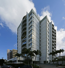 Lunalilo Tower in Honolulu, HI - Foto de edificio - Building Photo