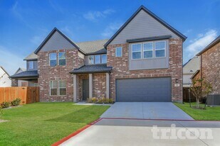 306 Lincoln Cir in Saginaw, TX - Building Photo