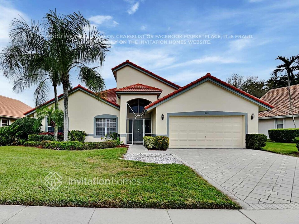 6111 Hook Ln in Boynton Beach, FL - Foto de edificio