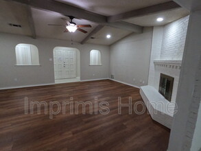 1136 Shadywood Ln in Desoto, TX - Building Photo - Building Photo
