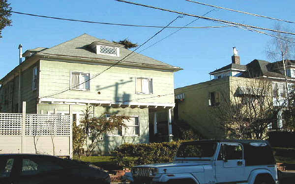 2611 Hillegass Ave in Berkeley, CA - Foto de edificio - Building Photo