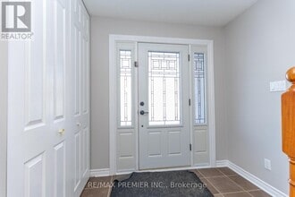 49 Bassett Blvd in Whitby, ON - Building Photo - Building Photo