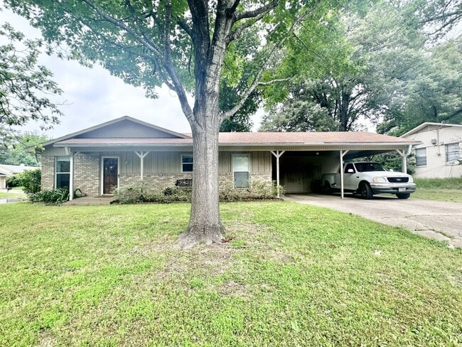 property at 3115 Norma Ln