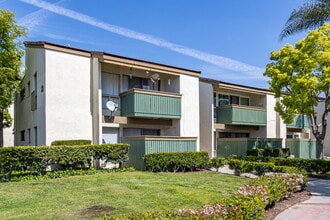 Tara Hill in Anaheim, CA - Foto de edificio - Building Photo
