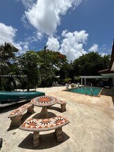 6440 Miller Dr in Miami, FL - Building Photo - Building Photo