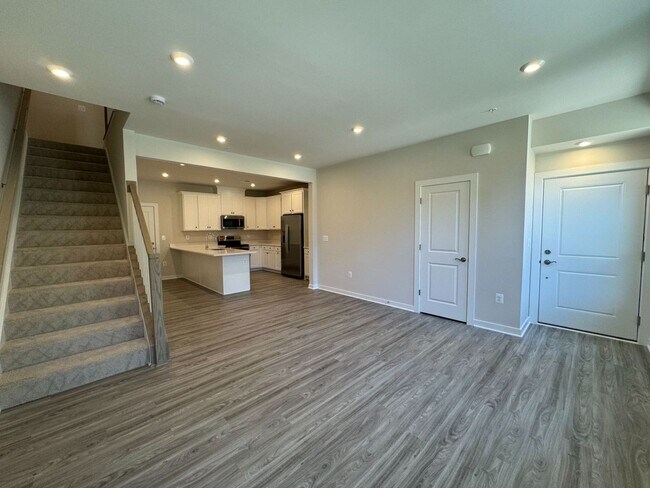 2441 Silver Line Aly in Herndon, VA - Building Photo - Building Photo