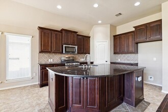 2807 Driftwood Bend Drive in Fresno, TX - Building Photo - Building Photo