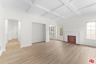 140 S Camden Dr in Beverly Hills, CA - Building Photo - Building Photo