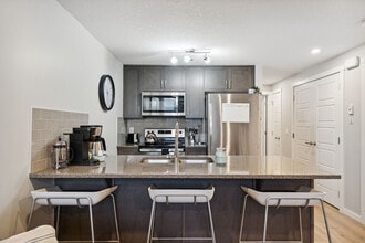 19500 37 St SE in Calgary, AB - Building Photo - Building Photo