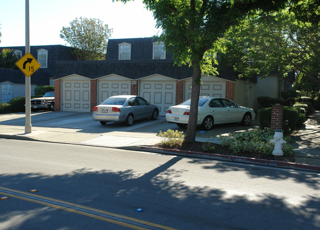 980 Ponderosa Ave in Sunnyvale, CA - Building Photo - Building Photo