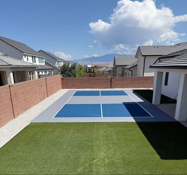 6264 Sonic Dr in Saint George, UT - Building Photo - Building Photo