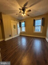 2041 E Cambria St in Philadelphia, PA - Foto de edificio - Building Photo