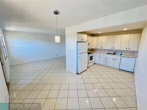 3002 Newcastle A in Boca Raton, FL - Building Photo - Building Photo