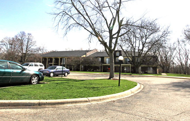 Holly Ridge Apartments in Montgomery, IL - Building Photo - Building Photo