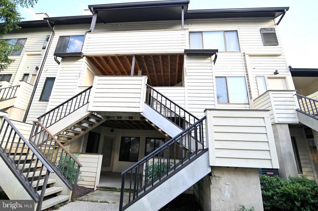 9882 Hellingly Pl-Unit -113 in Montgomery Village, MD - Foto de edificio