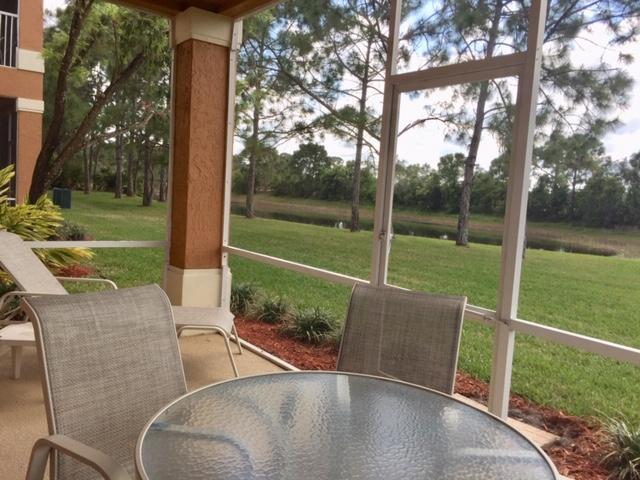 8292 Mulligan Cir in Port St. Lucie, FL - Foto de edificio - Building Photo