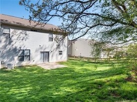 13131 Rothe House Rd in Charlotte, NC - Building Photo