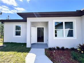 101 Tompkins St in Port Charlotte, FL - Building Photo - Building Photo