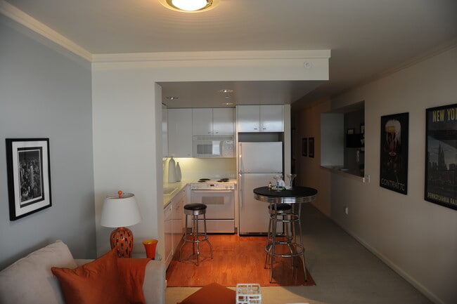 403 Main St, Unit 804 in San Francisco, CA - Building Photo - Building Photo