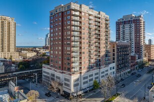 One East 14th Place in Chicago, IL - Building Photo