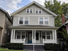 223 E Maynard Ave in Columbus, OH - Building Photo