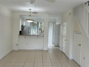 669 NW 42nd Ave in Plantation, FL - Building Photo - Building Photo